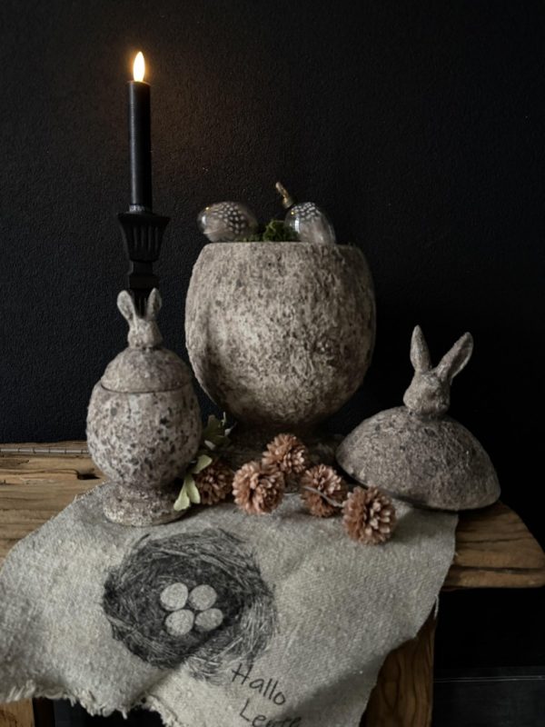 stenen opbergpot (ei met haas) countryfield