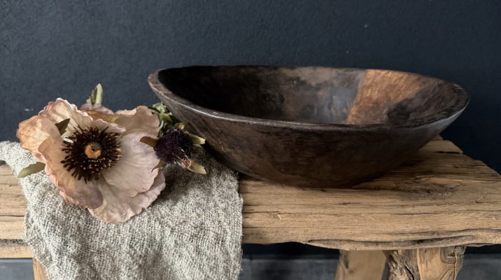 donkere houten schaal